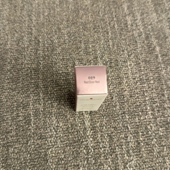 NEW Elizabeth Arden lipstick - color #019 Red Door Red - Picture 4 of 7